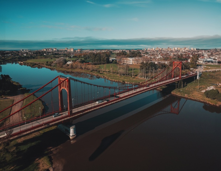 Puente colgante de Necochea